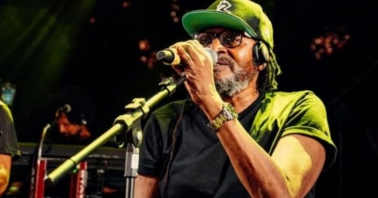 edson-gomes-confirma-agenda-apos-internacao;-reggaeman-tera-novo-show-em-salvador 
