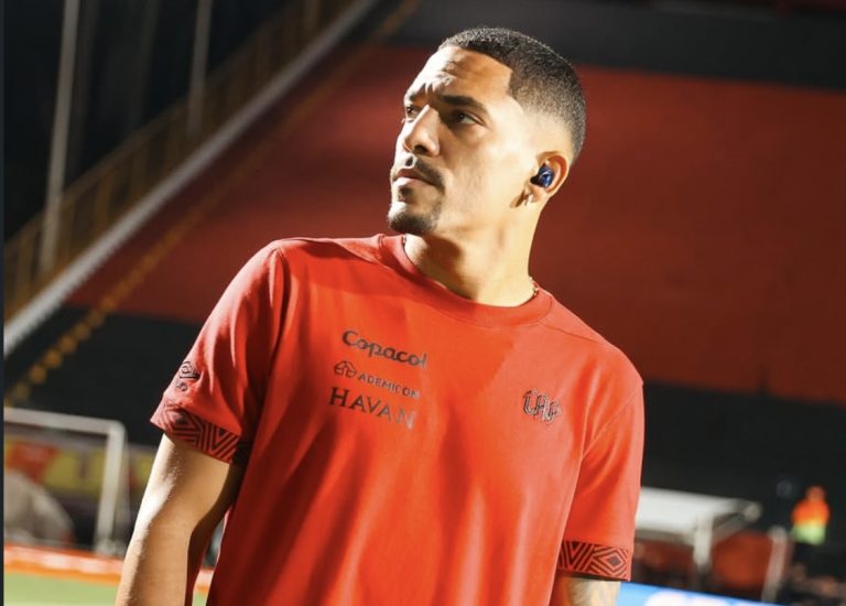 gilberto-lamenta-eliminacao-do-athletico-pr-e-prega-foco-no-brasileirao