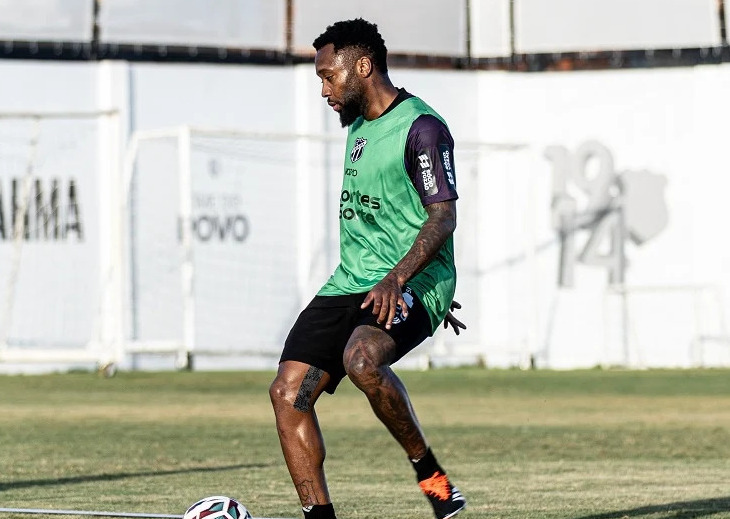 ceara-x-ponte-preta:-veja-provaveis-escalacoes-e-onde-assistir-ao-duelo-pela-serie-b