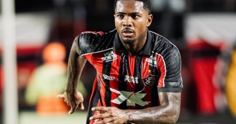 caca-convoca-torcida-do-vitoria-para-decisao-contra-o-athletico-pr:-“vamos-entregar-raca-ate-o-fim”