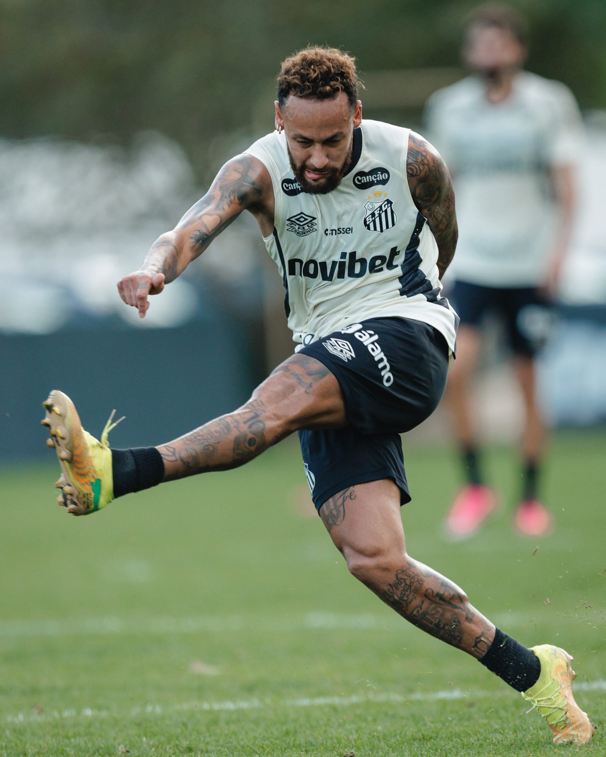 treino-do-santos:-veja-fotos-da-reapresentacao-no-ct-rei-pele-nesta-quinta-feira