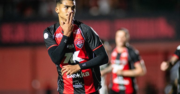 artilheiro-da-copa-do-brasil,-rene-teve-“conversa-particular”-com-jair-ventura