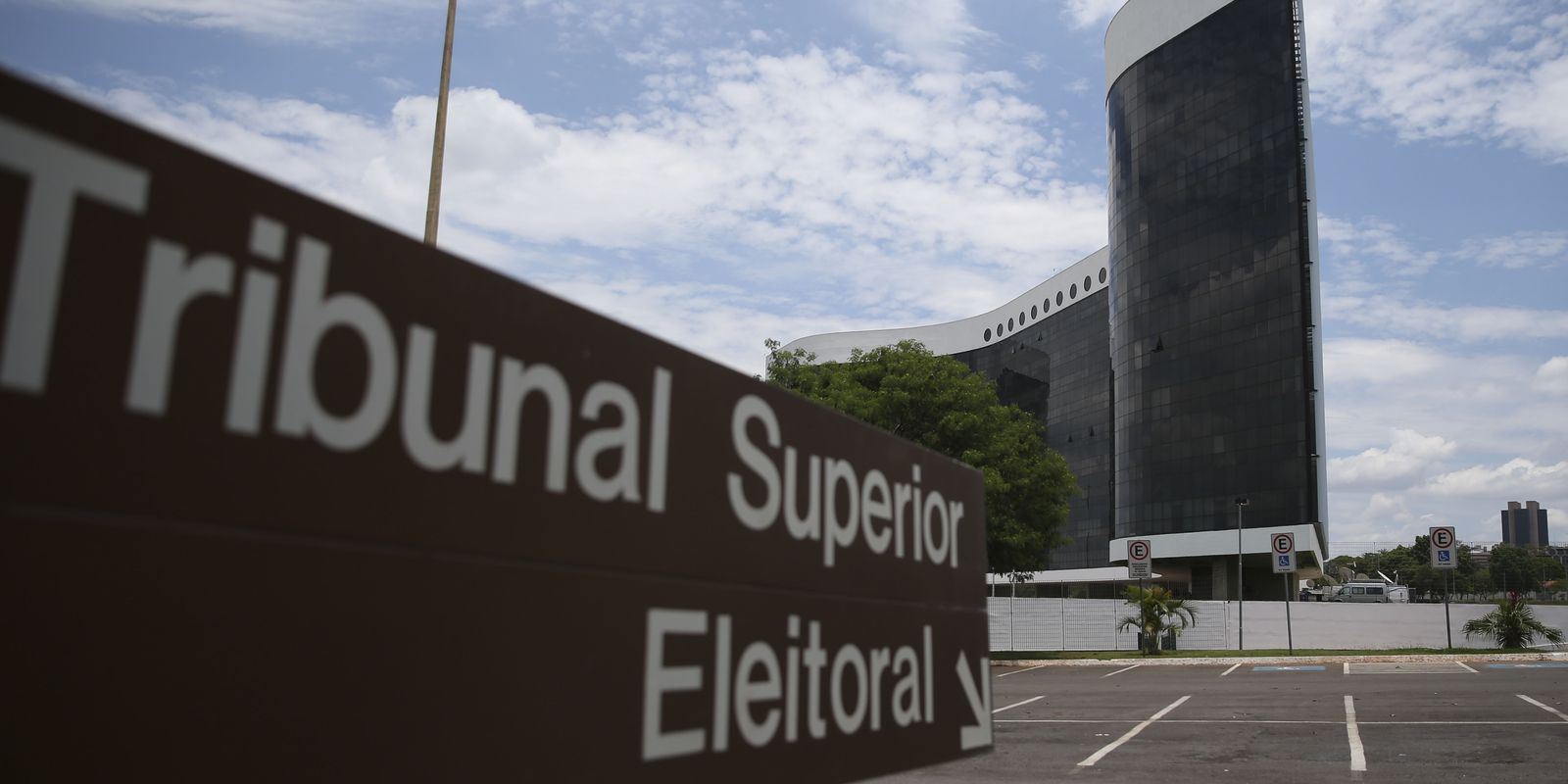 tse-cria-conselho-para-monitorar-desinformacao-e-uso-de-ia-na-eleicao