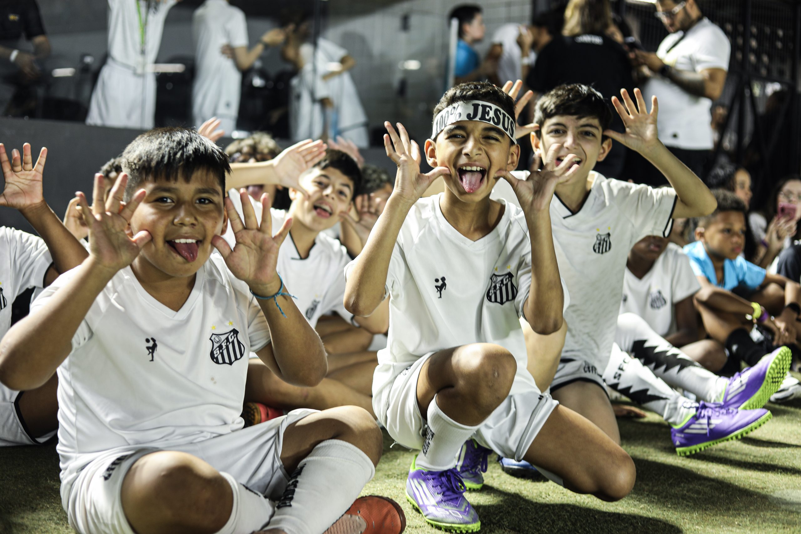 pesquisa-indica-que-mais-da-metade-da-torcida-do-santos-tem-menos-de-35-anos