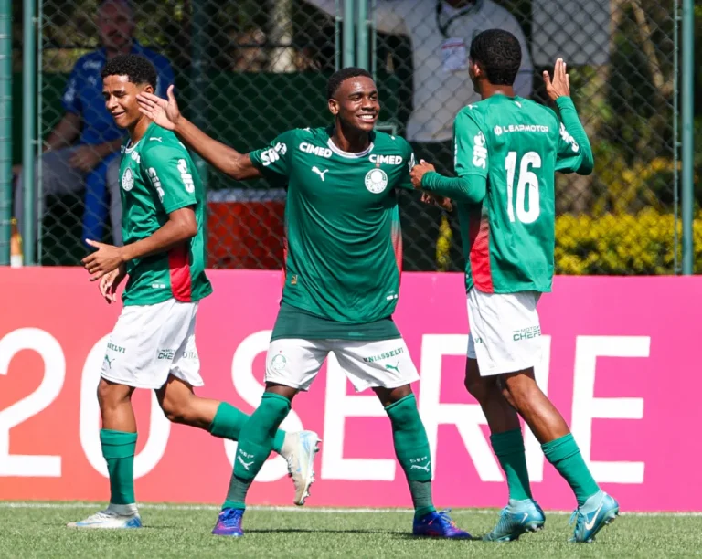 com-um-a-menos,-palmeiras-vence-tanabi-e-encosta-na-ponta-da-chave-no-paulista-sub-20