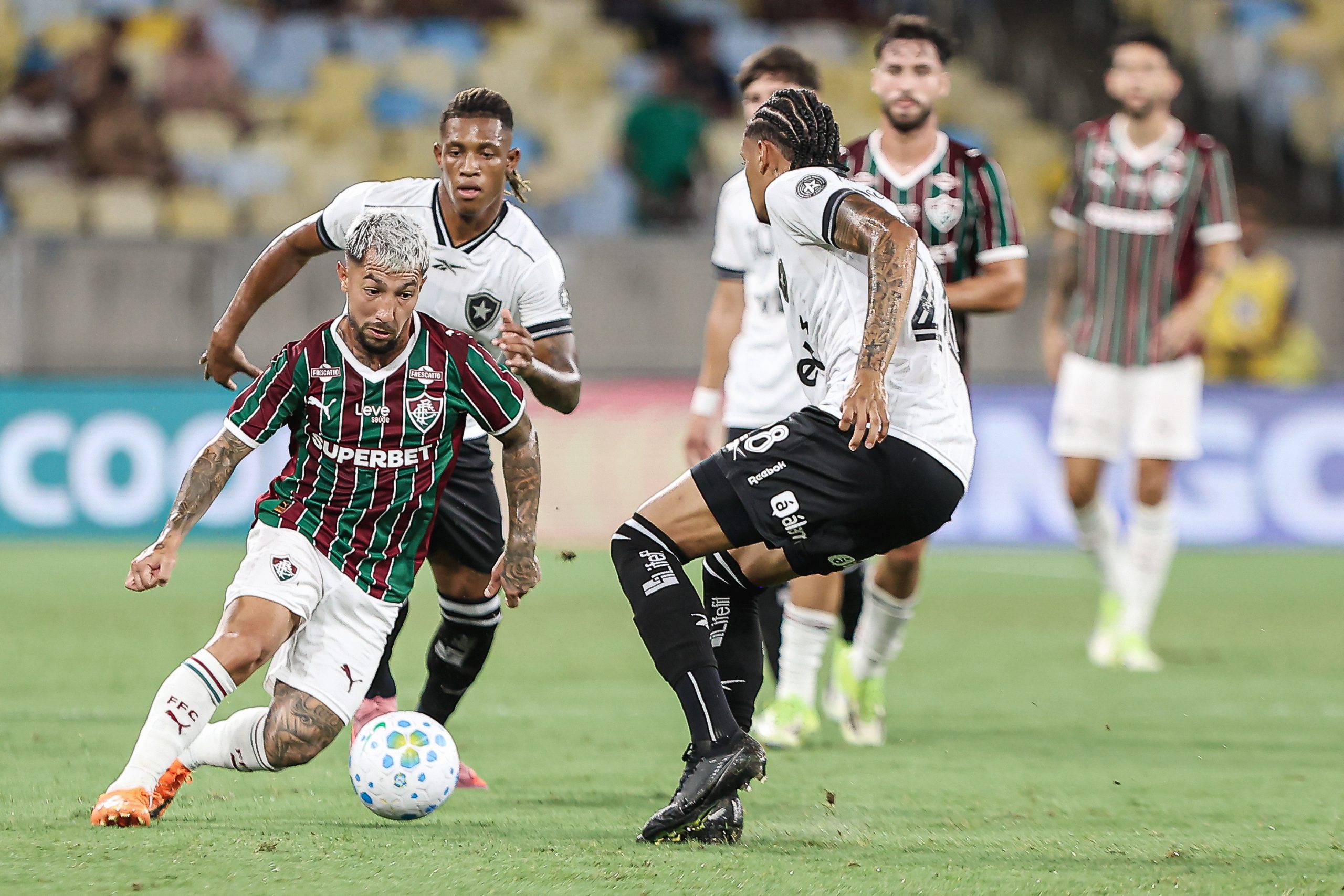 botafogo-x-fluminense:-veja-onde-assistir-e-provaveis-escalacoes-do-jogo-pelo-brasileirao
