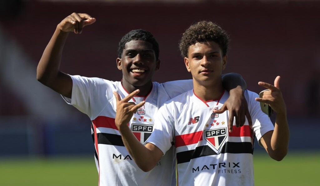 sao-paulo-goleia-no-sub-15-e-sub-17-e-avanca-em-primeiro-no-paulista