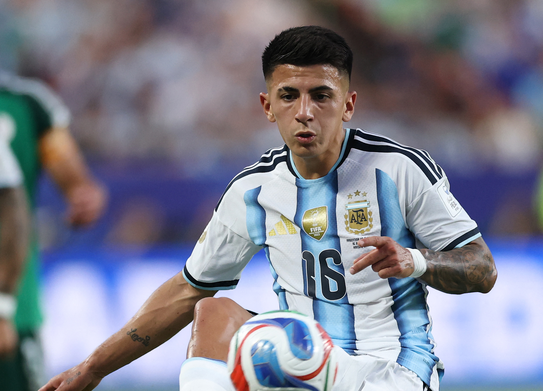river-plate-anuncia-acordo-para-contratar-thiago-almada,-ex-alvo-do-flamengo