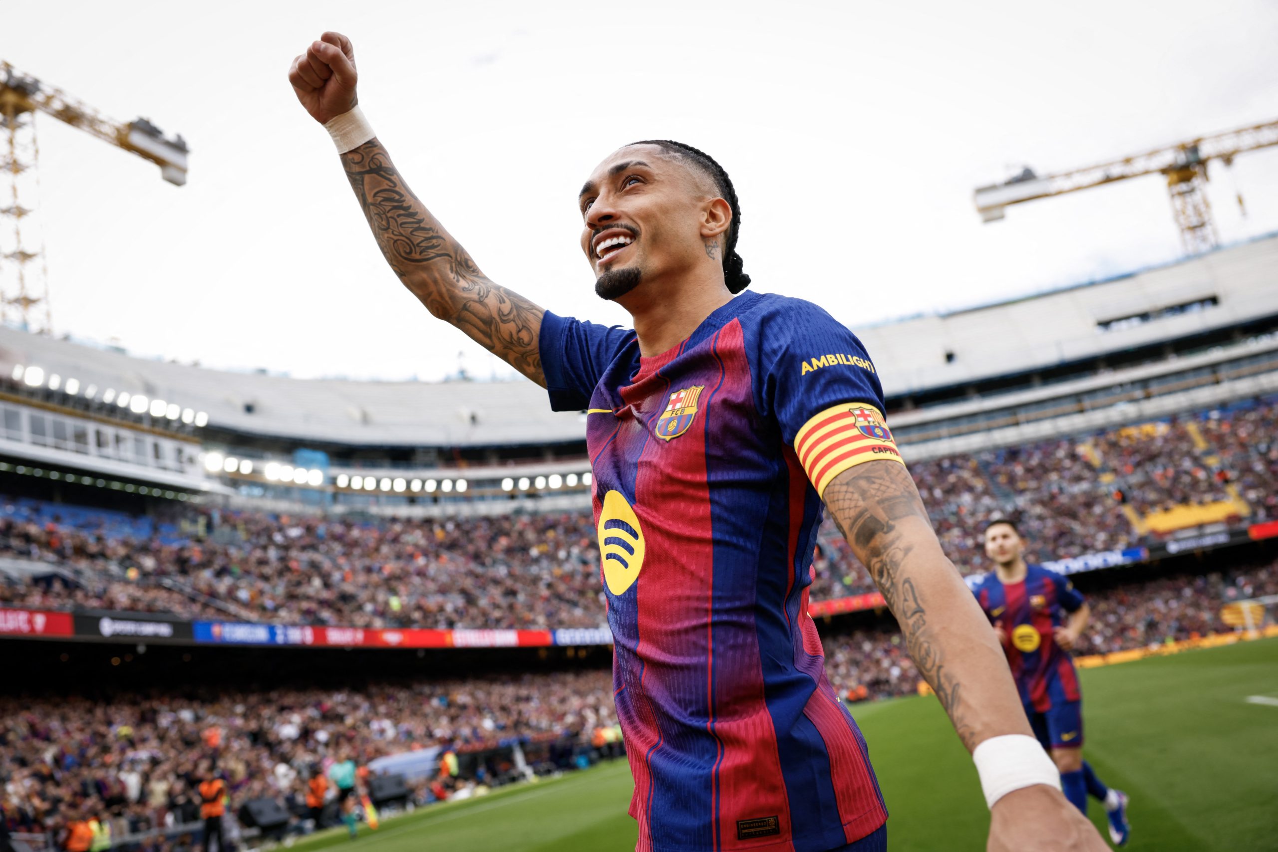 barcelona-bate-forest-com-gol-de-raphinha,-mas-perde-da-udinese-e-fica-com-vice-em-triangular