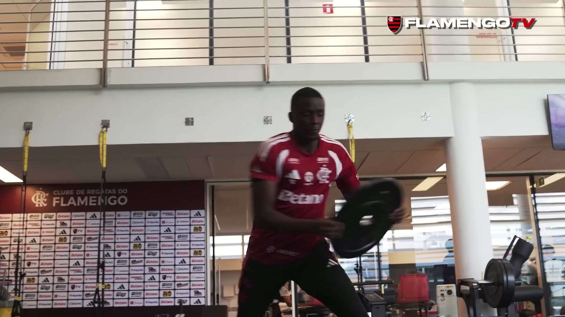 sob-comando-de-leonardo-jardim,-flamengo-treina-no-ninho-do-urubu-de-olho-no-vitoria
