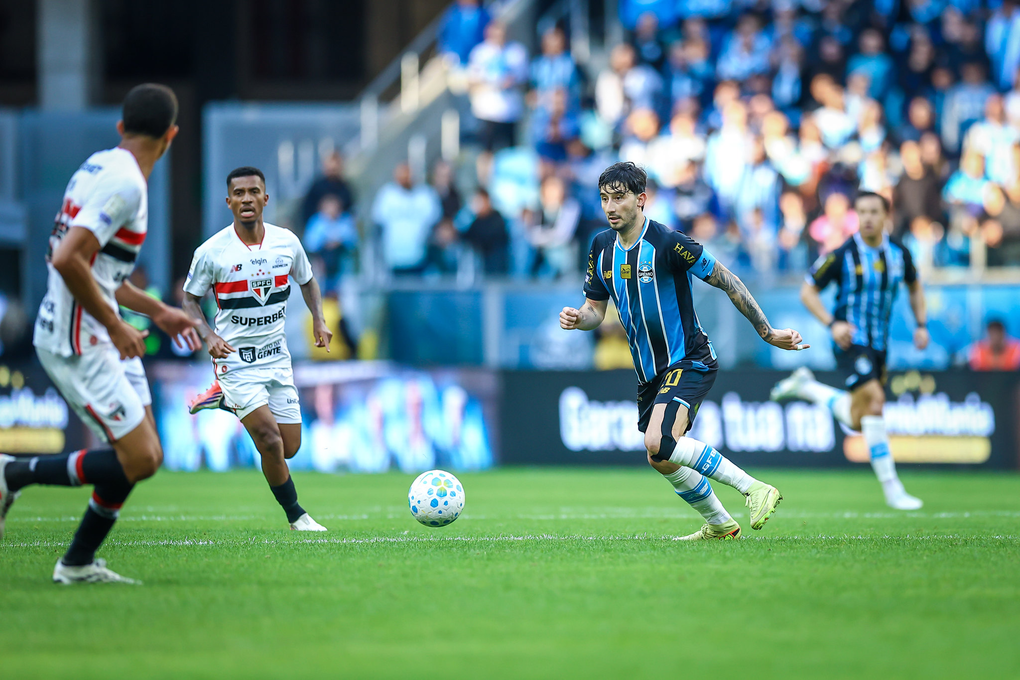 gremio-x-sao-paulo:-veja-fotos-da-partida-pelo-brasileirao