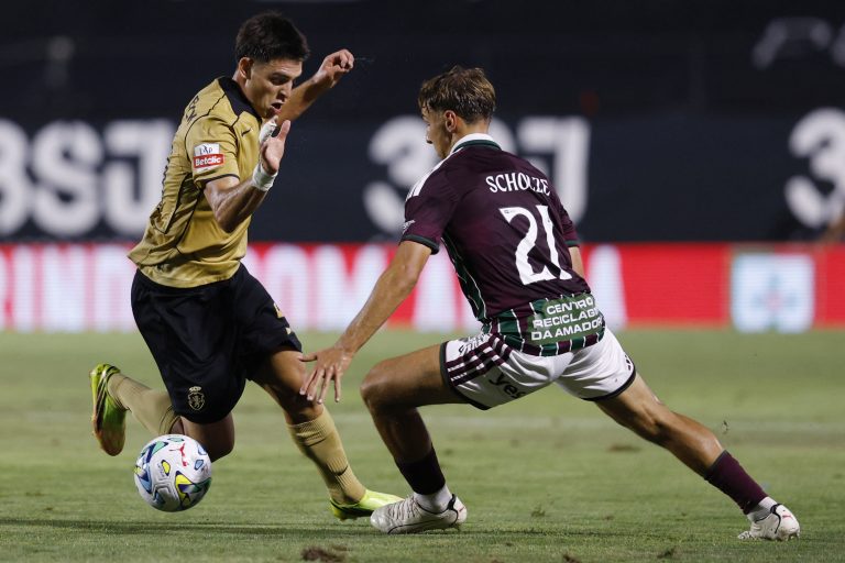 estrela-amadora-x-sporting:-veja-fotos-do-jogo-pelo-portugues