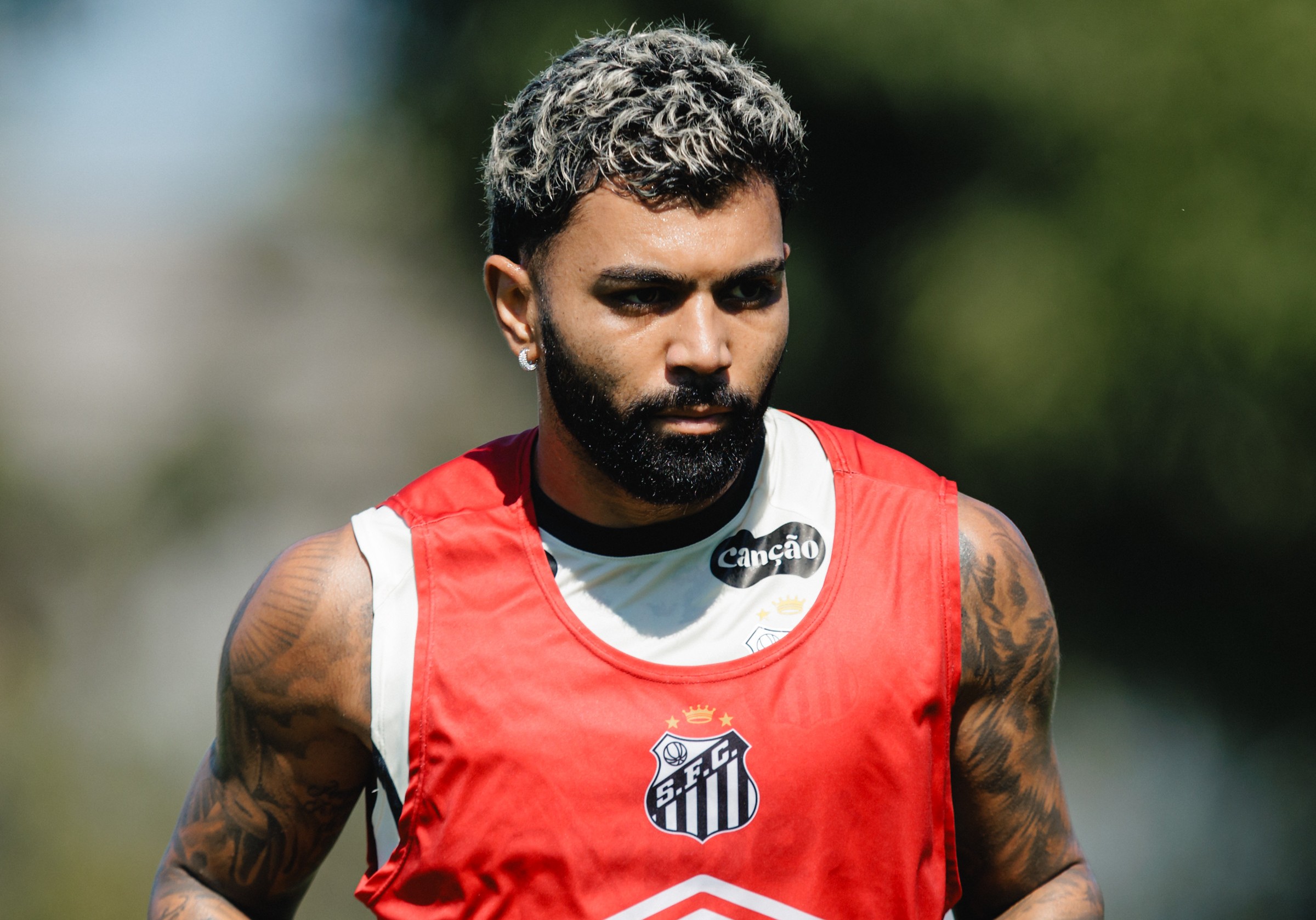 santos-encerra-preparacao-para-enfrentar-o-athletico-pr;-veja-provavel-escalacao