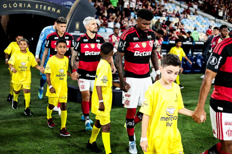 flamengo-x-vitoria-pelo-brasileirao:-veja-provaveis-escalacoes-e-onde-assistir