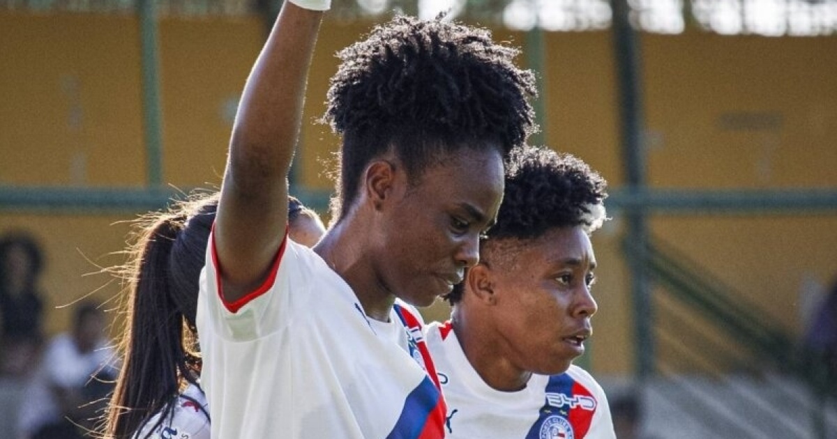 com-dois-de-raquel,-bahia-goleia-atletico-mg-e-volta-ao-g-4-do-brasileirao-feminino