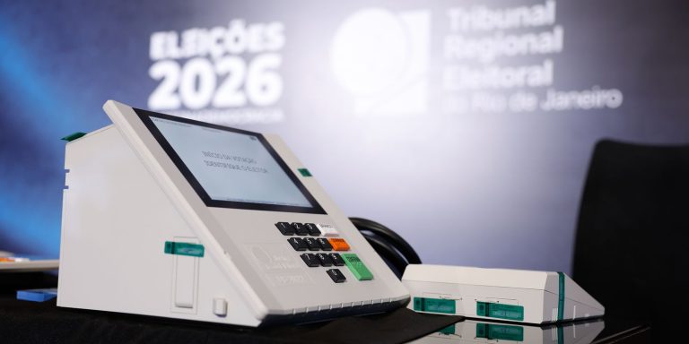 eleitores-que-moram-no-exterior-podem-solicitar-voto-em-transito