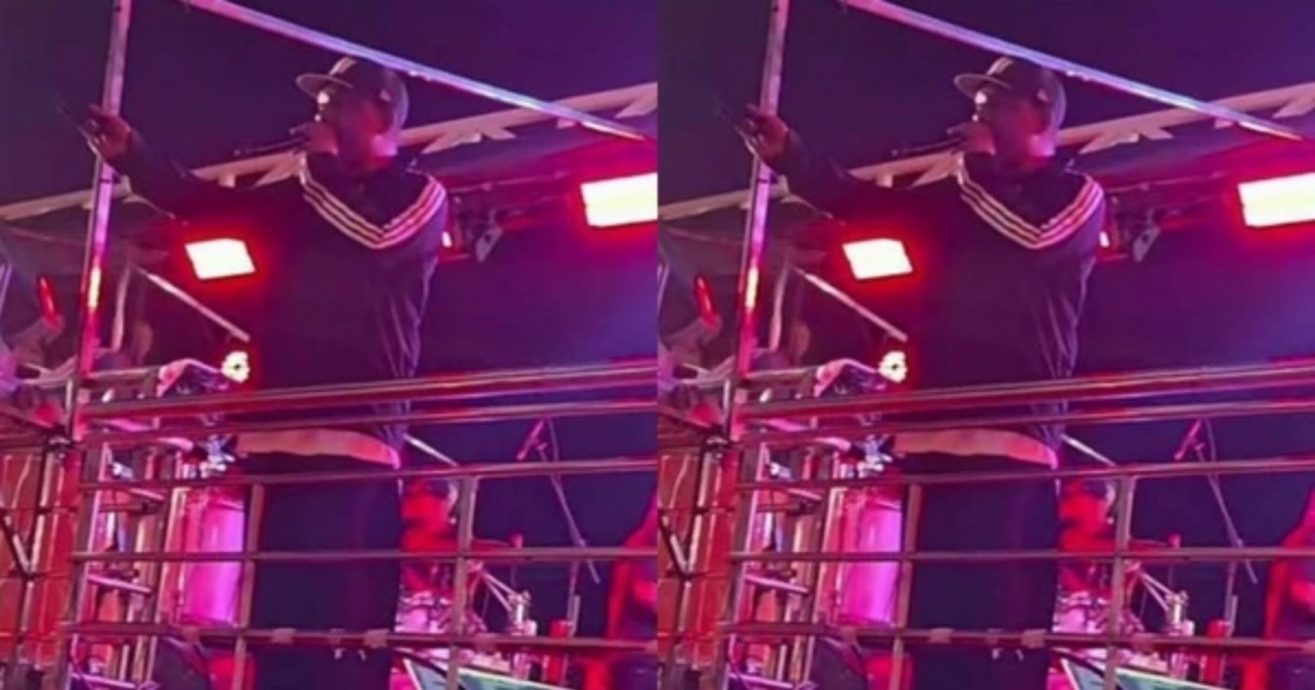 video:-marcio-victor-interrompe-show-e-repudia-foliao-apos-ser-atingido-por-gelo-em-santaluz