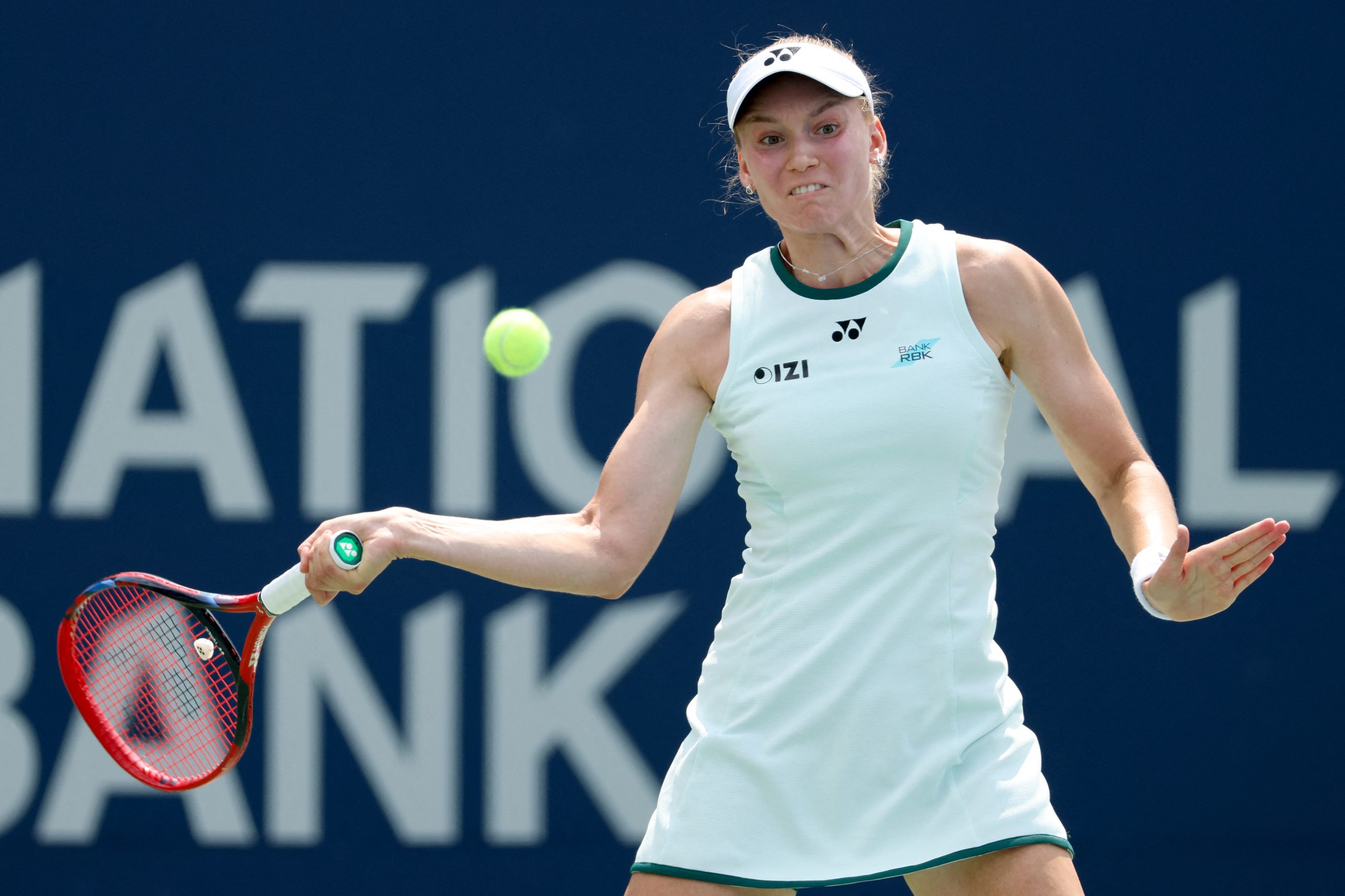 rybakina-vence-batalha-contra-samsonova-e-avanca-as-quartas-de-final-em-toronto