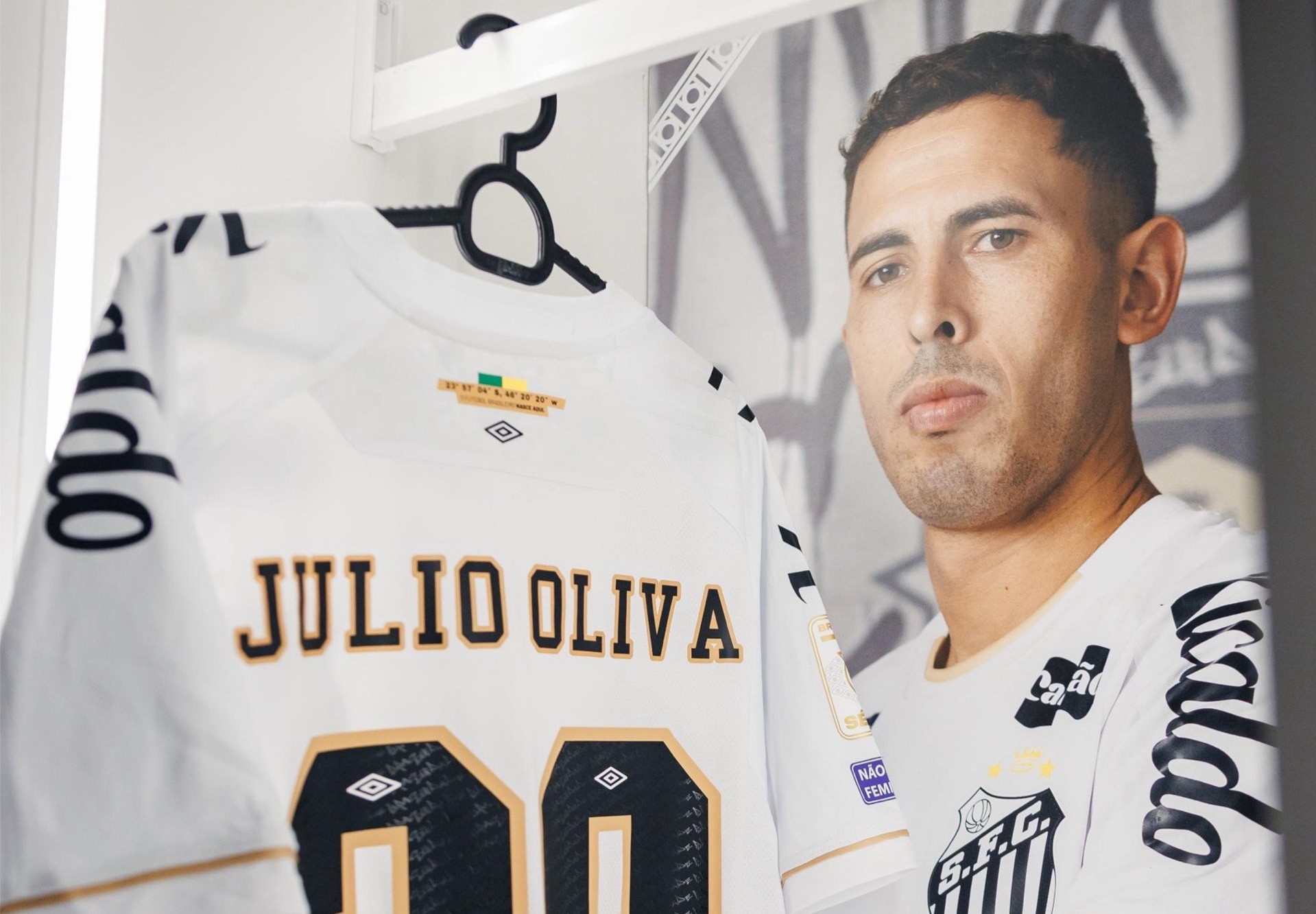 cuca-repete-time-do-santos-para-enfrentar-o-athletico-pr;-veja-escalacoes