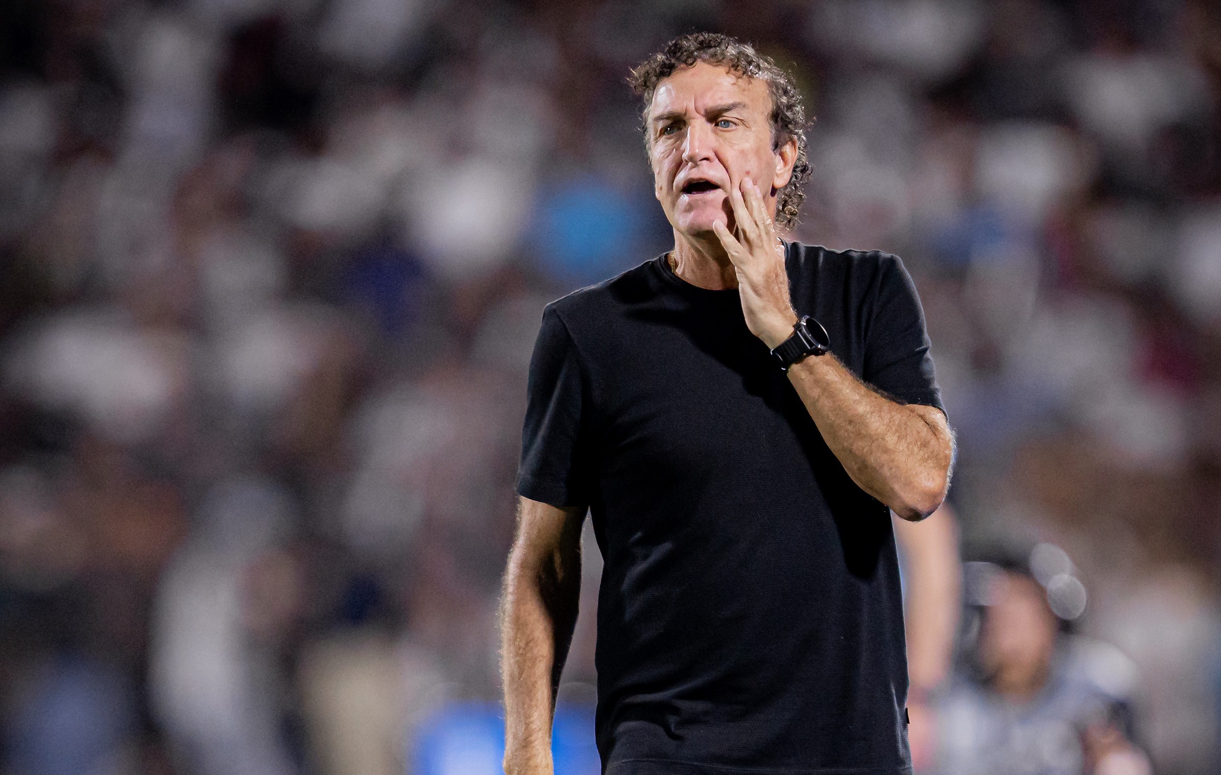 cuca-analisa-derrota,-cita-ausencia-de-neymar-e-banca-trabalho:-“trocar-nao-vai-resolver”