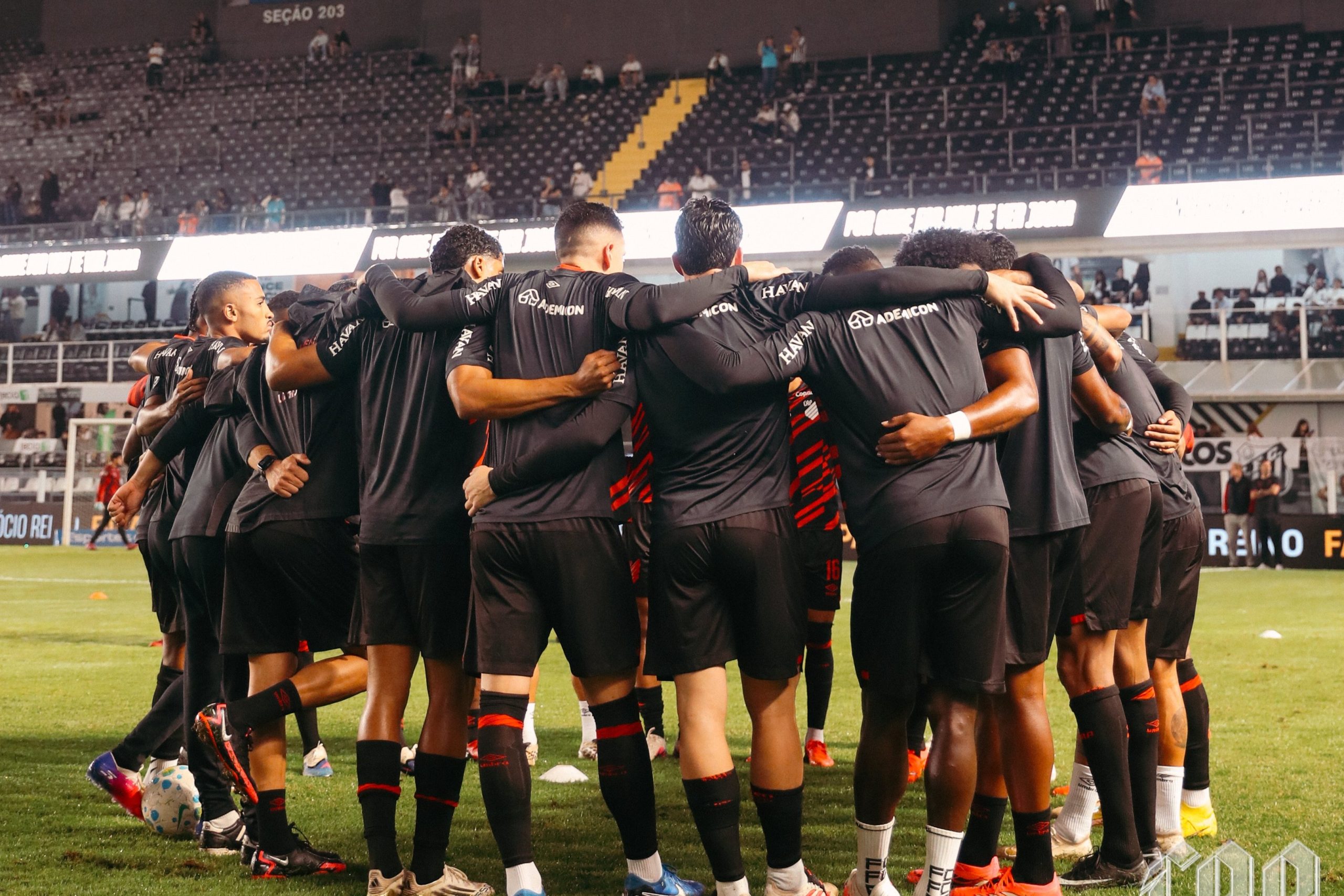 zagueiro-do-athletico-pr-celebra-sonho-realizado-e-lamenta-situacao-do-santos