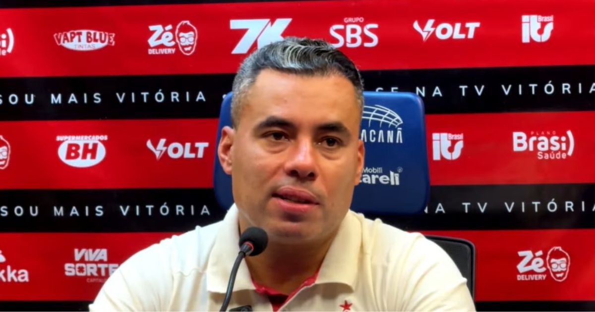 jair-ventura-destaca-evolucao-do-vitoria,-mas-admite-necessidade-de-resultado-fora-de-casa