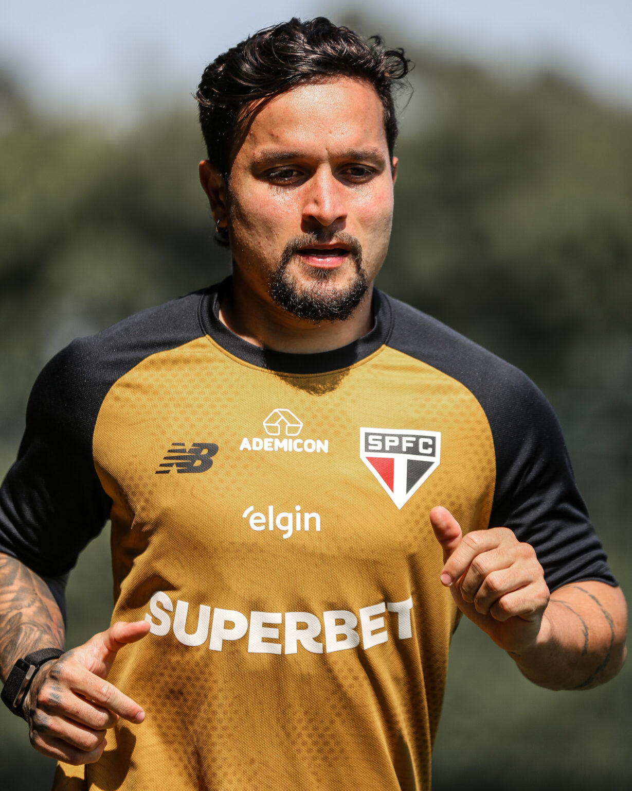 artur-corre-no-gramado,-e-sao-paulo-abre-preparacao-para-pegar-o-bolivar