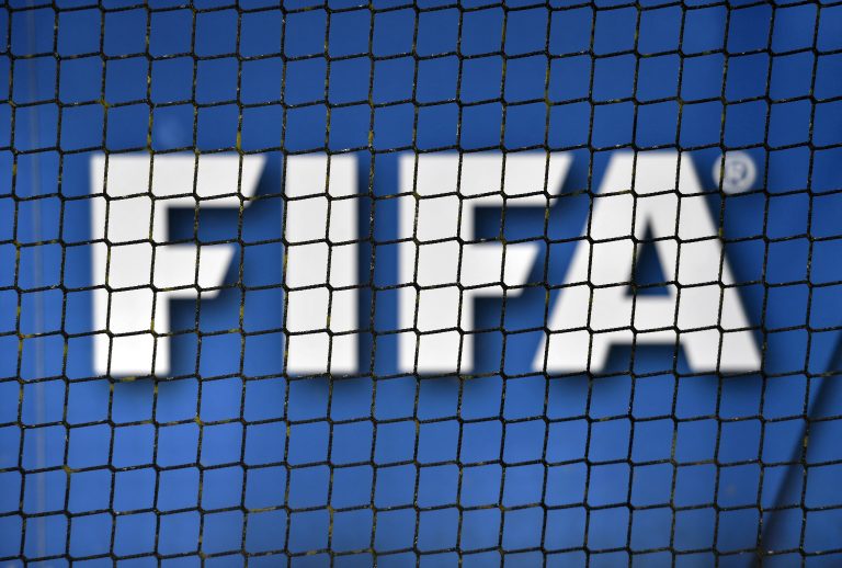 manual-de-instrucoes-para-entender-a-guerra-de-poder-no-futebol-mundial