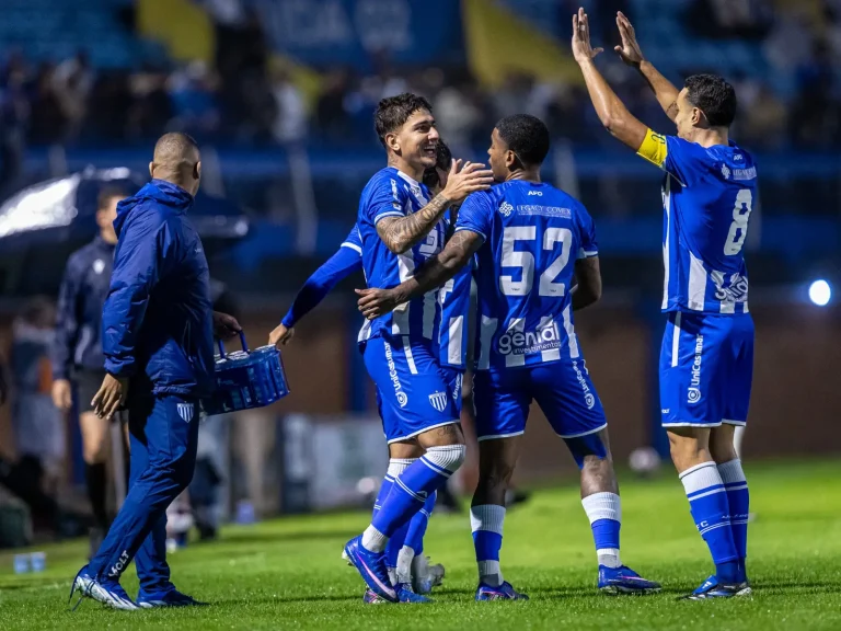 avai-x-crb:-veja-provaveis-escalacoes-e-onde-assistir-ao-duelo-pela-serie-b