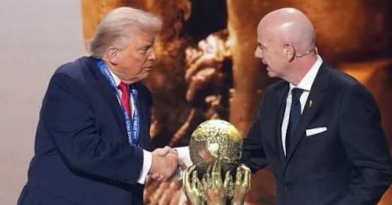 trump-defende-infantino-em-meio-a-crise-na-fifa:-“erro-terrivel-substituir-seu-presidente”