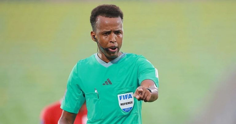 arbitro-africano-barrado-da-copa-vai-apitar-supercopa-europeia-entre-psg-e-aston-villa
