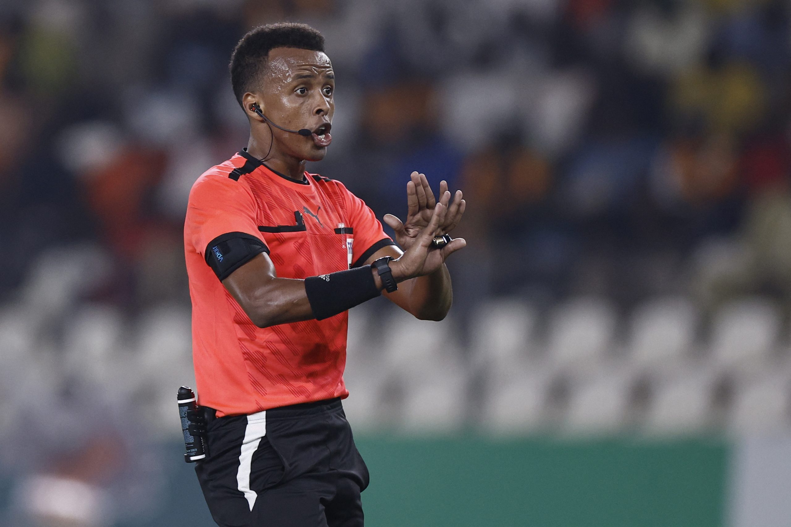 arbitro-somali-excluido-da-copa-do-mundo-vai-apitar-final-da-supercopa-da-uefa