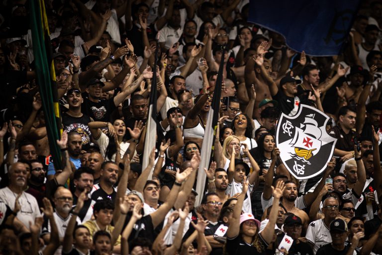 torcida-do-vasco-esgota-ingressos-para-jogo-com-o-santos-pelo-brasileirao