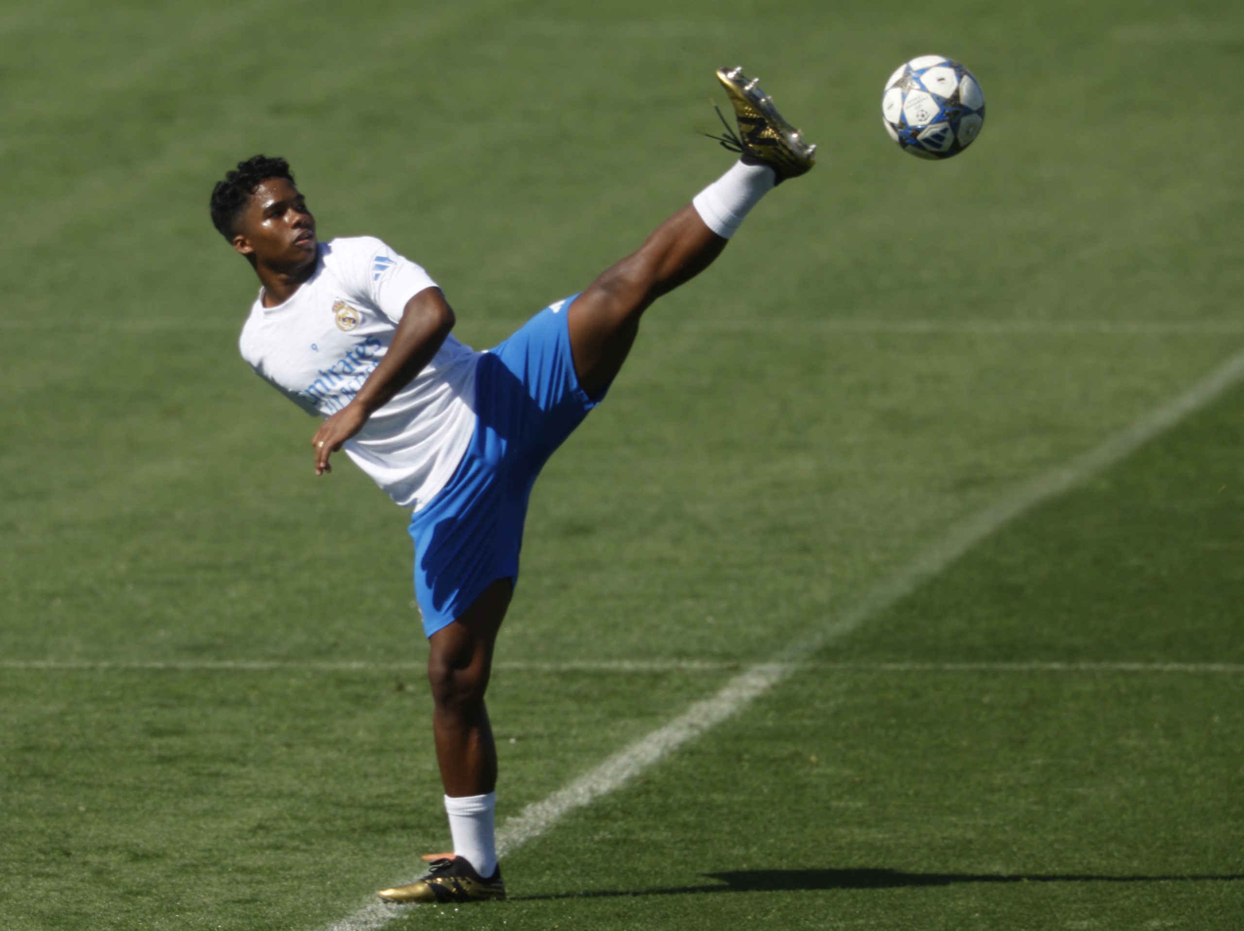 endrick-entra-no-radar-do-manchester-united,-mas-mourinho-decide-manter-o-atacante-no-real-madrid
