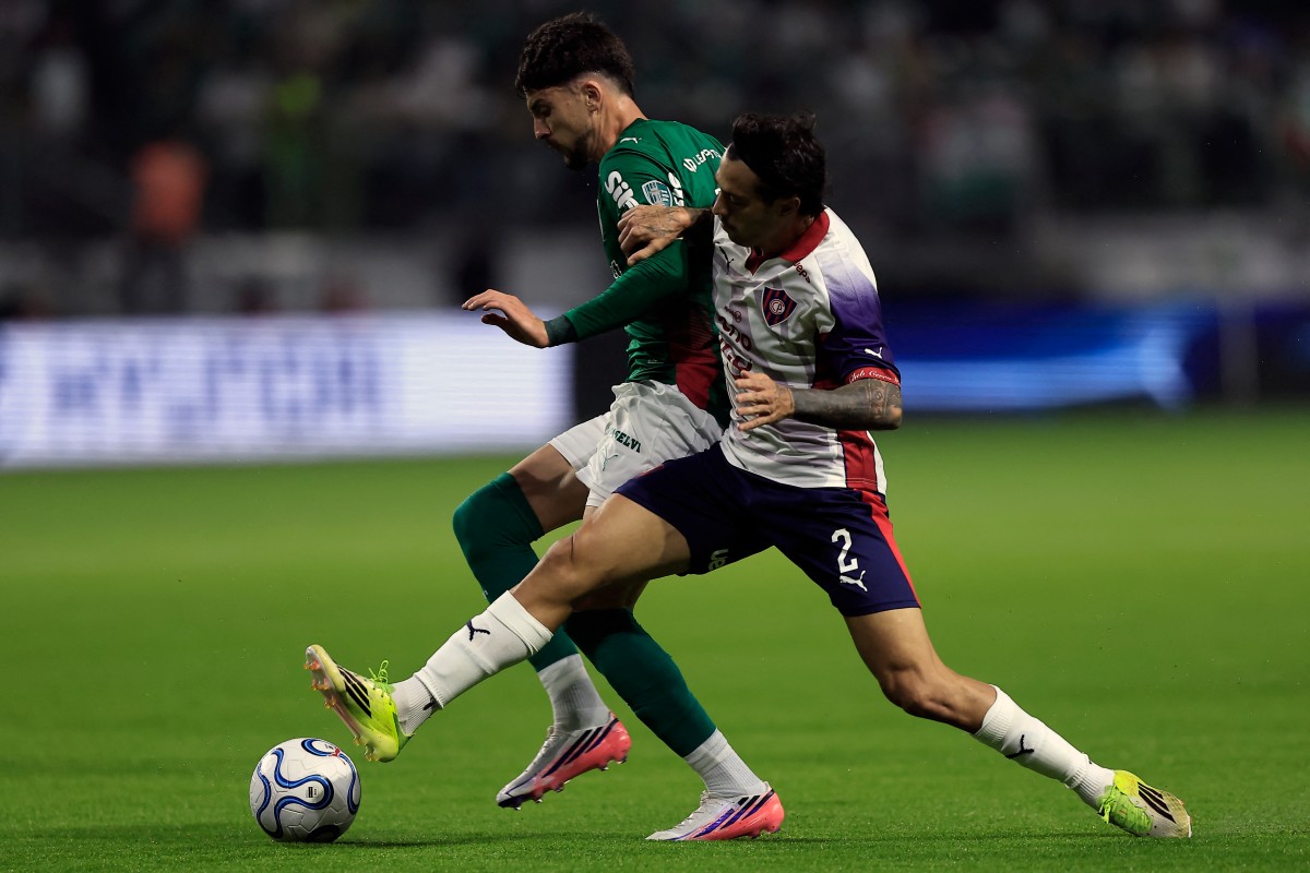 cerro-porteno-marca-contra-o-palmeiras,-mas-gol-e-anulado-por-impedimento