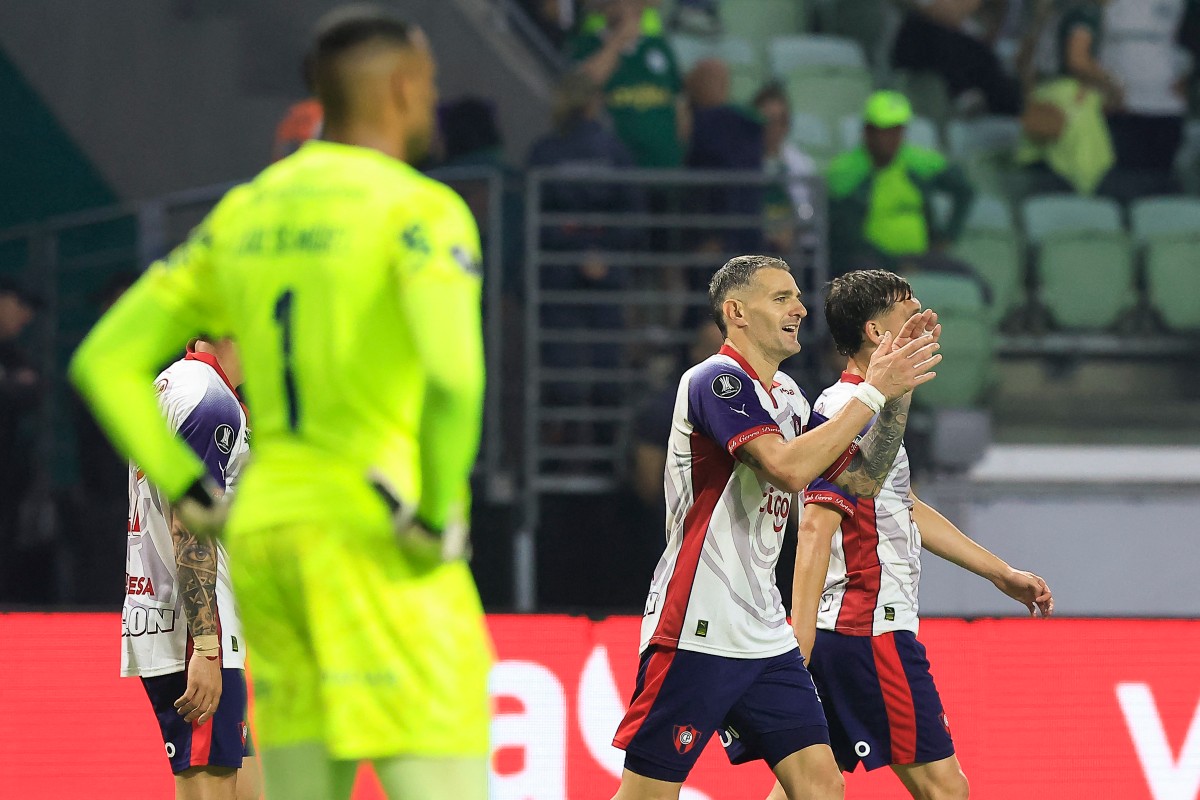 carlos-miguel-falha-e-marca-gol-contra-em-empate-do-palmeiras-na-libertadores