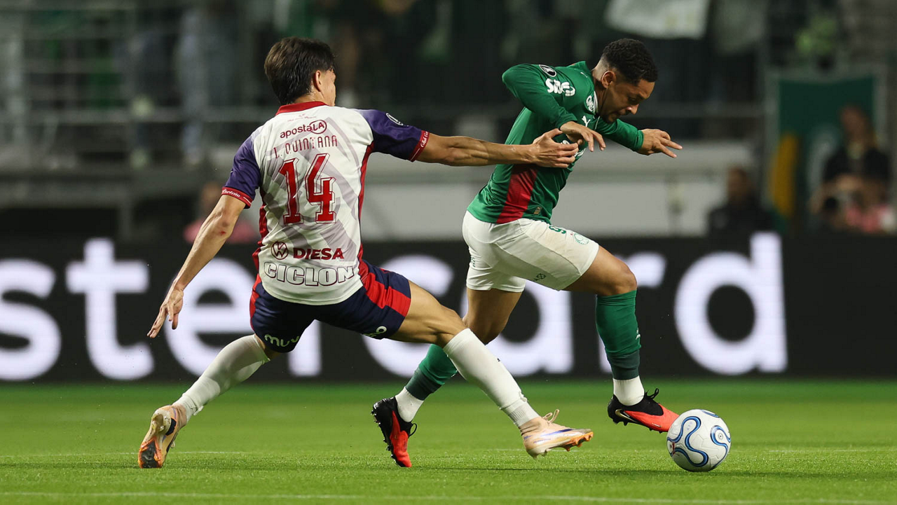 vitor-roque-lamenta-empate-do-palmeiras-e-projeta-decisao-fora:-“buscar-a-vitoria-la”