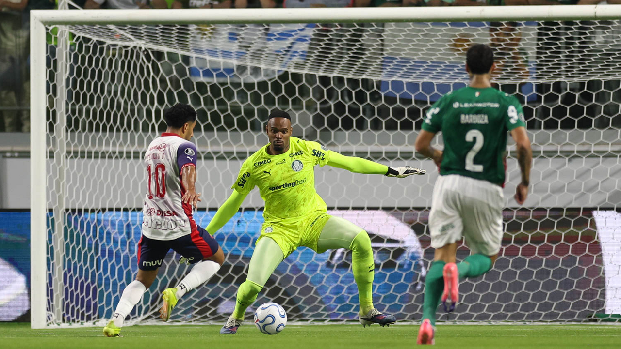 carlos-miguel-quebra-silencio-apos-falha-no-empate-do-palmeiras-e-promete:-“vamos-classificar”