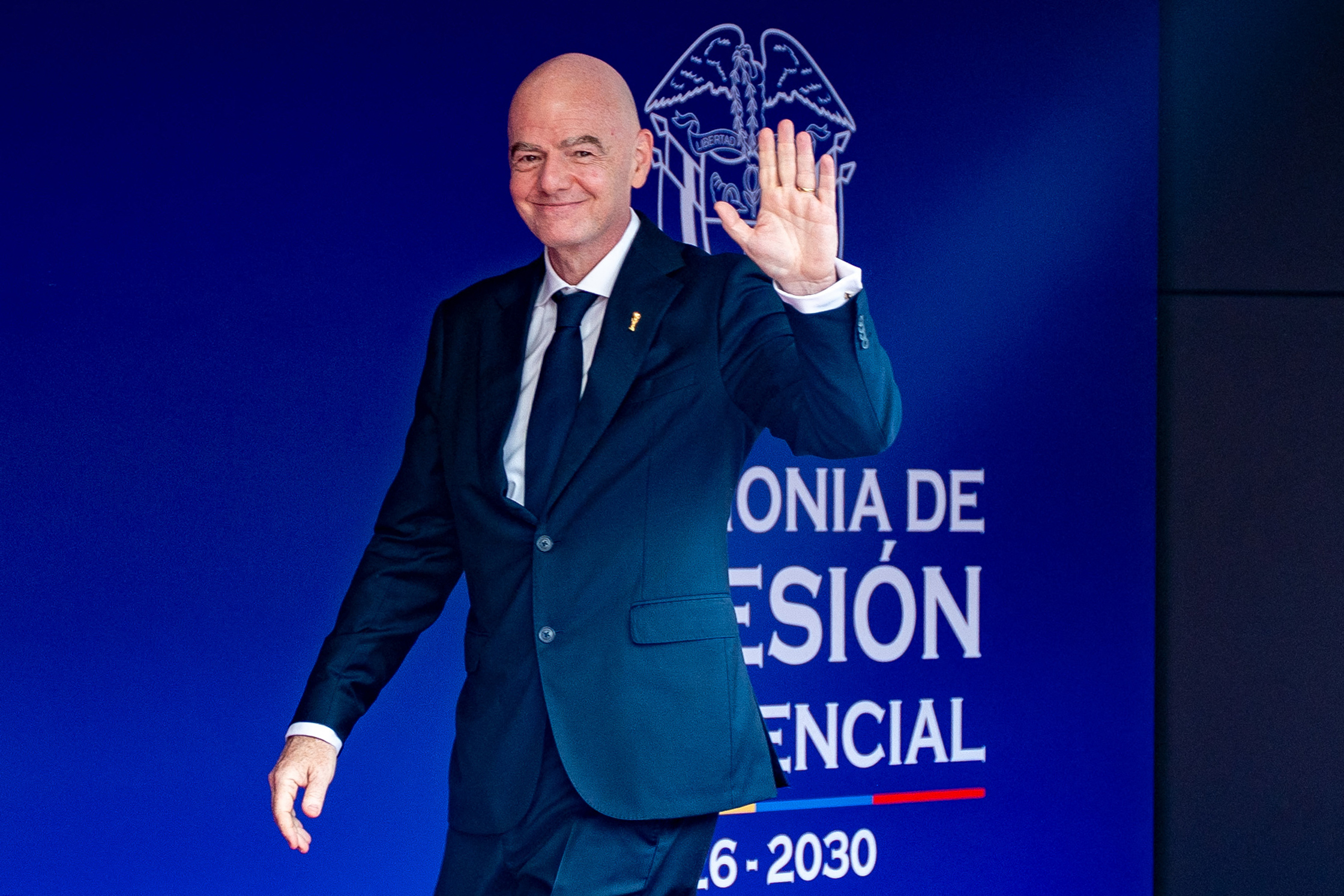 futuro-de-infantino-deve-ser-decidido-nas-eleicoes,-diz-dirigente-do-futebol-africano