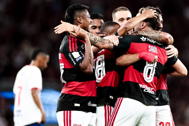 flamengo-lidera-audiencia-no-youtube-em-julho;-santos-cresce-e-se-destaca