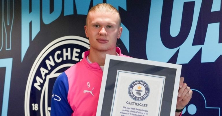 haaland-recebe-certificados-do-guinness-por-recordes-alcancados-na-carreira;-confira
