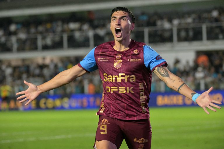 gol-relampago!-macara-surpreende-o-santos-e-sai-na-frente-na-vila-belmiro