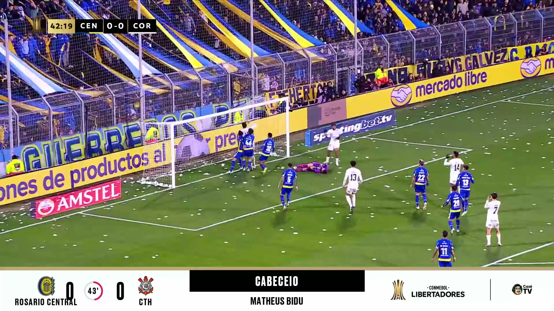 matheus-bidu-aparece-na-area-e-cabeceia-no-travessao-do-rosario-central;-veja-o-lance