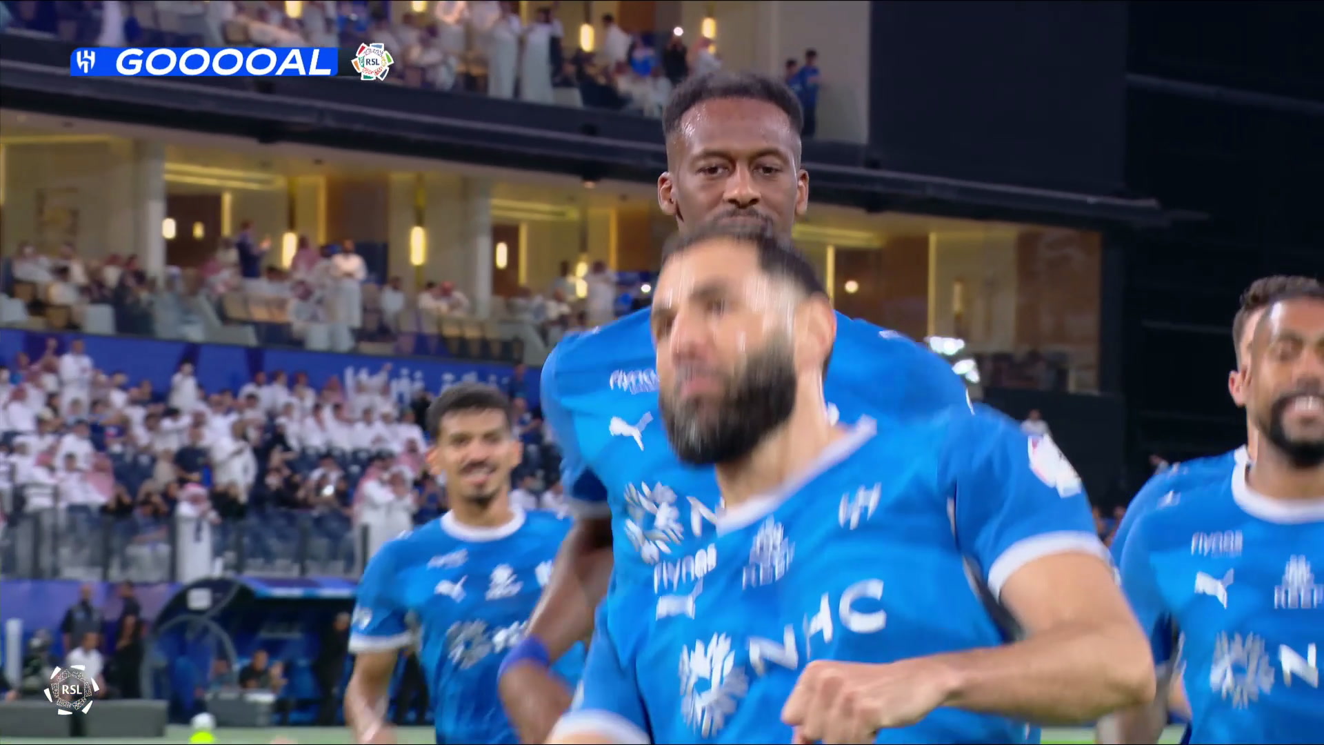 benzema-cobra-penalti-com-categoria-para-abrir-vitoria-do-al-hilal;-confira-o-lance