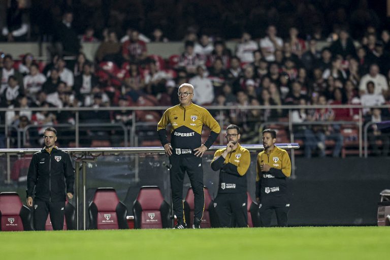 dorival-admite-frustracao-apos-novo-empate-do-sao-paulo-e-liga-alerta-com-bola-parada