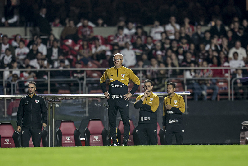 dorival-admite-frustracao-apos-novo-empate-do-sao-paulo-e-liga-alerta-com-bola-parada