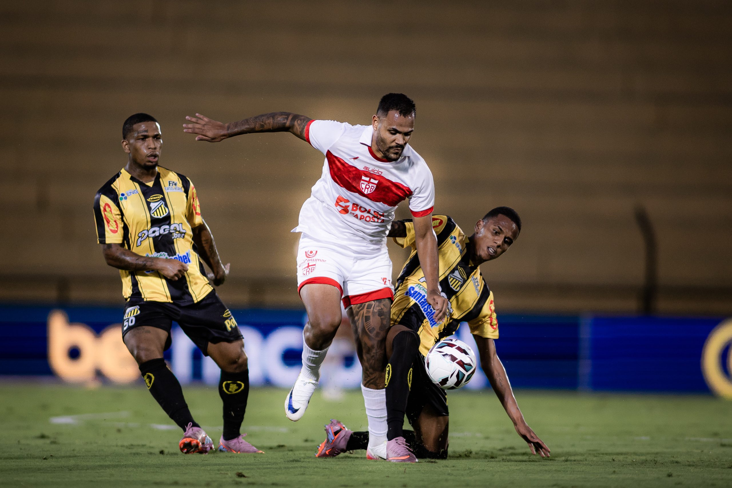 crb-x-novorizontino:-provaveis-escalacoes-e-onde-assistir-ao-jogo-pela-serie-b