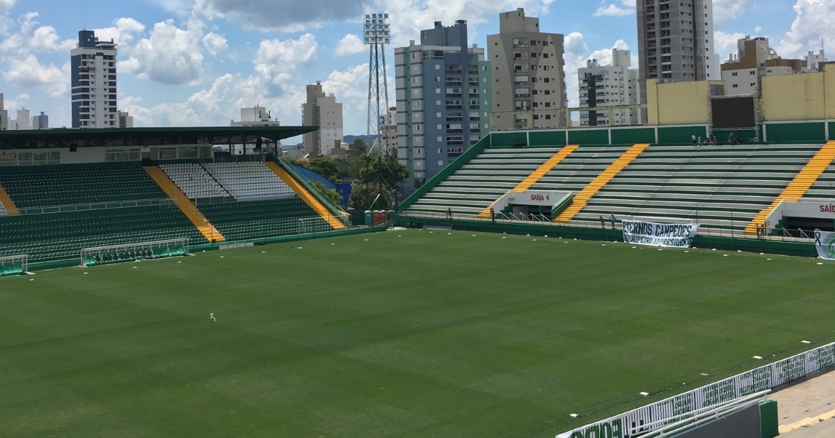 confira-as-escalacoes-oficiais-de-chapecoense-x-bahia-pelo-brasileirao-2026