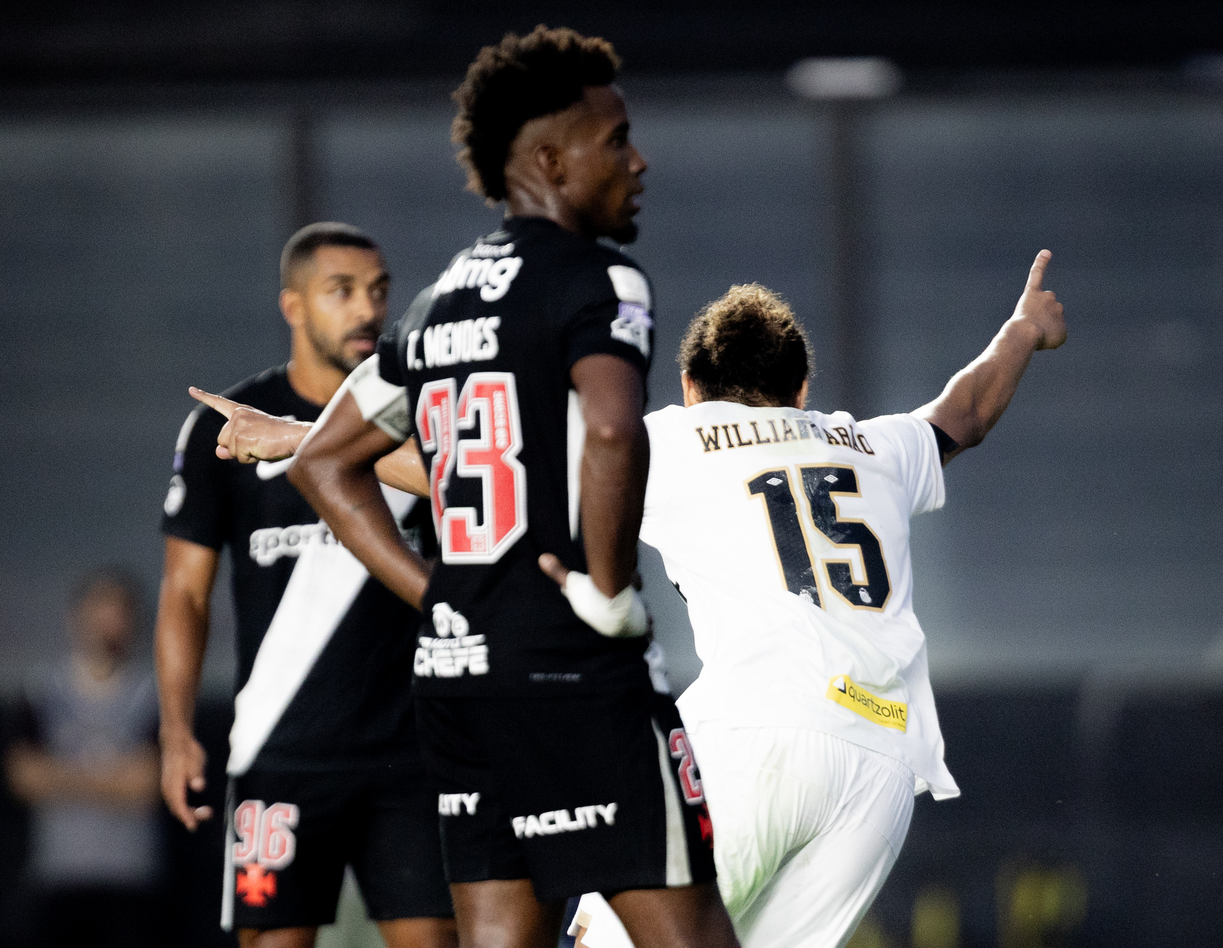santos-provoca-thiago-mendes-por-vacuo-em-neymar-apos-vitoria-sobre-o-vasco
