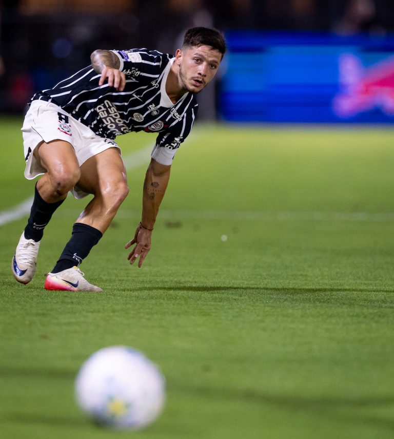 rodrigo-garro-toma-o-terceiro-cartao-amarelo-e-vira-desfalque-no-corinthians-contra-o-coritiba